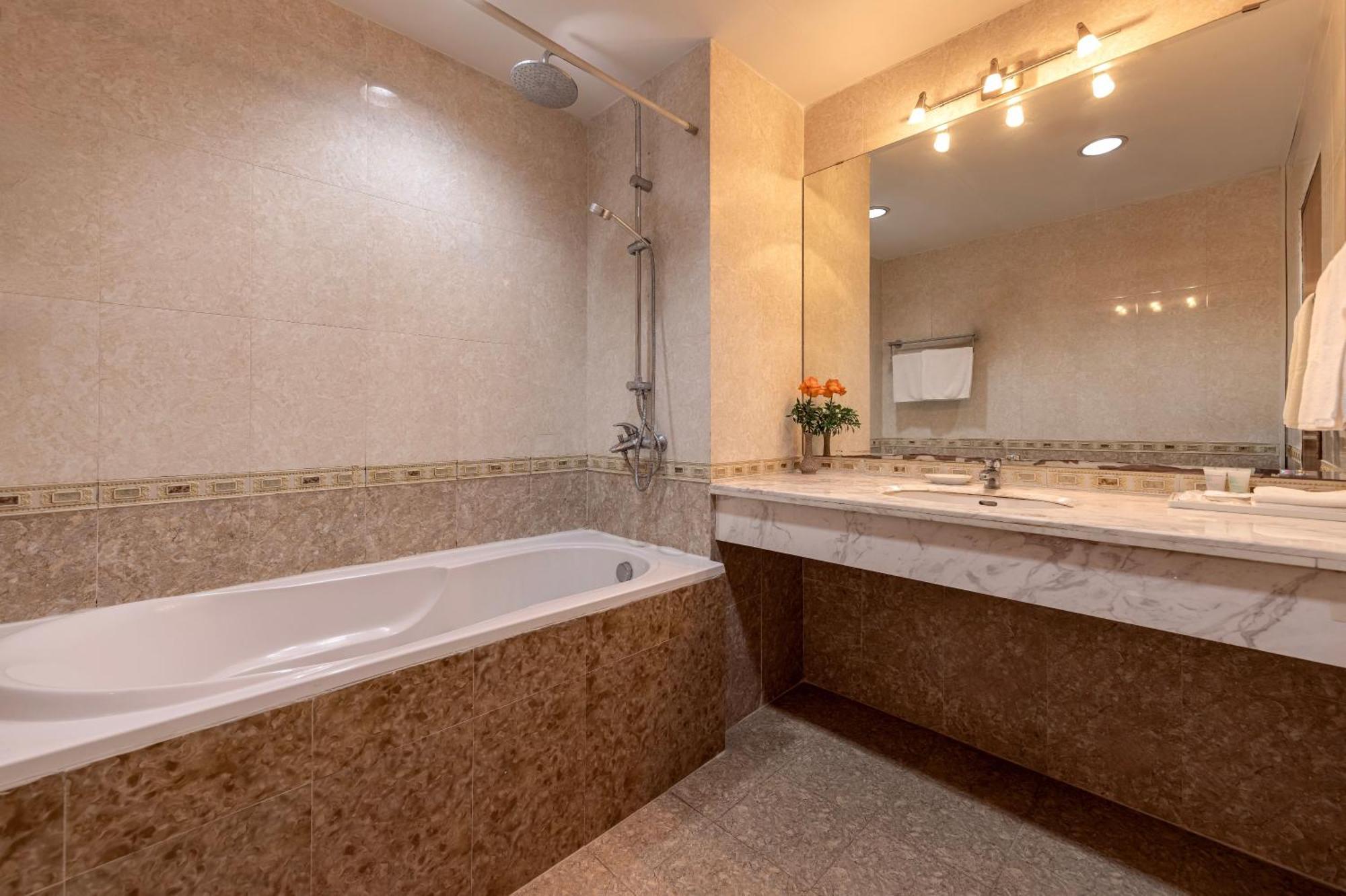 Oriental Palace Apartments Hanoi Exterior photo